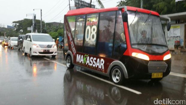 Wali Kota Makassar Luncurkan Angkot 'Pete-pete' Smart
