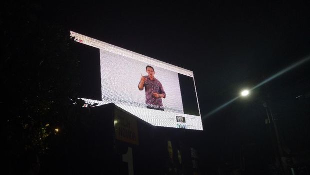 Agus Yudhoyono Nonton Film Tentang Penggusuran Bersama Warga &#91;Black Campaign?&#93;
