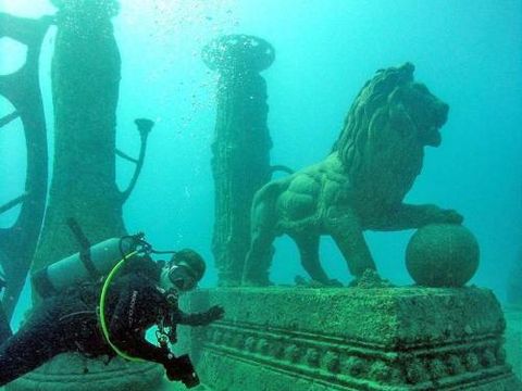 Mungkin Satu-satunya di Dunia: Pemakaman di Bawah Laut