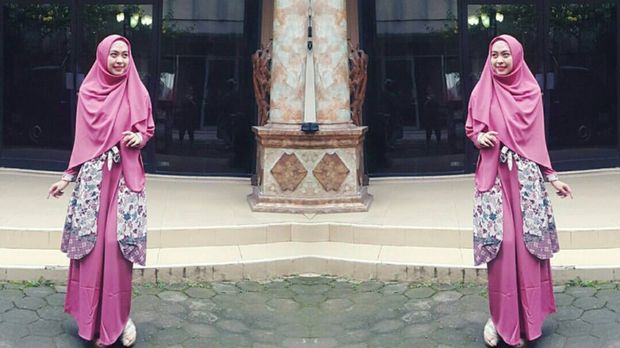 Hijab Syar'i Ala Dokter Cantik Shindy Putri, Adik dari Oki Setiana Dewi