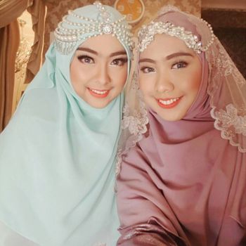 Hijab Syar'i Ala Dokter Cantik Shindy Putri, Adik dari Oki Setiana Dewi