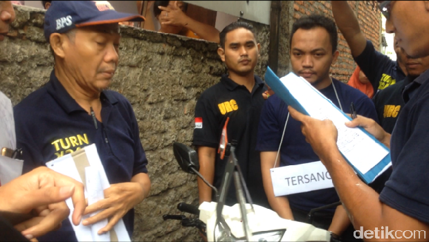 Ibunda Menangis Saksikan Rekonstruksi Adegan Kakak Bunuh Murniati