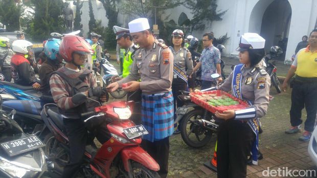 Cengli, Cara Unik Satlantas Semarang Tunjukan Kebhinekaan