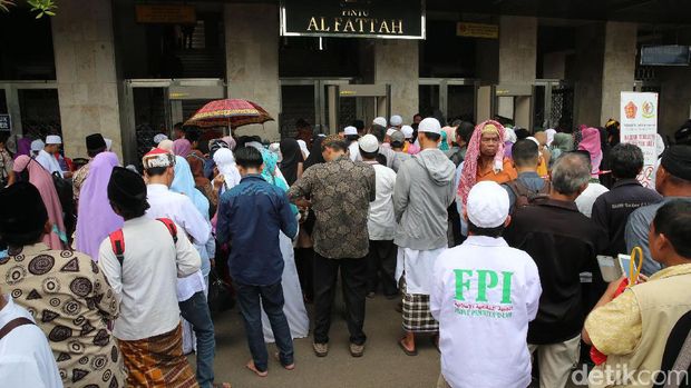 Masyarakat Padati Masjid Istiqlal Jelang Kunjungan Raja Salman