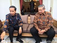 Potret Pertemuan Jokowi-SBY di Beranda Istana Merdeka