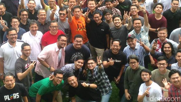 Cawagub Muslim Sandiaga reuni dengan temannya di SMA Katholik