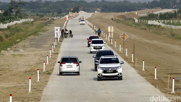 kondisi-tol-brebes-semarang-masih-gawat-pemudik-harus-hati-hati