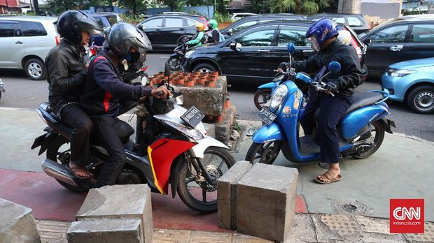 Cerita Para Pembela Trotoar Jakarta