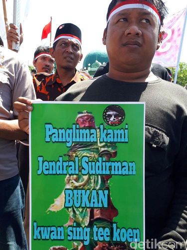 Ormas di Jatim Tolak Patung Panglima Perang Kwaan Sing Tee Koen