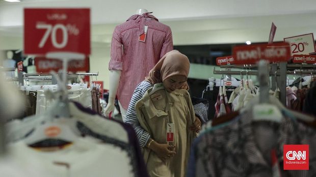 Kisah Mereka yang Mencari Untung dari Tutupnya Lotus