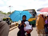 Melihat Aksi Para Akhwat di Demo Perppu Ormas di Depan DPR