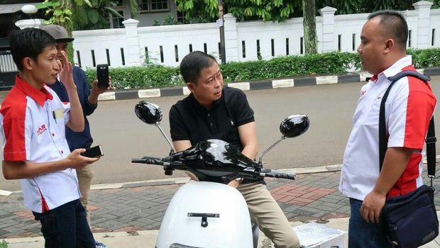 Baru Beli Motor Listrik, Jonan Langsung Jajal di Minggu Pagi
