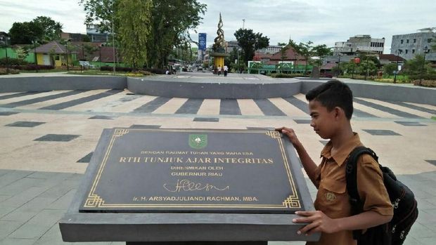 Ini Dia Tugu Antikorupsi yang Melahirkan 18 Tersangka Korupsi