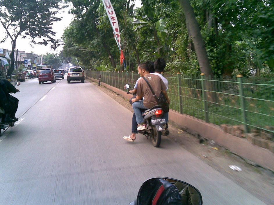 Foto-foto Sekitar Lalu Lintas Indonesia &#91;Unik, Lucu, Ngebingungin&#93;