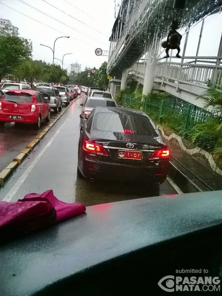 Penampakan di jalur trans jakarta