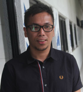 vokalis yang melejit namanya setelah keluar dari band yang membesarkan namanya