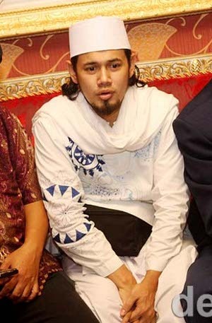 Catat! Ustad Guntur Bumi Berikan Pengobatan Gratis Hanya untuk Hari Kamis