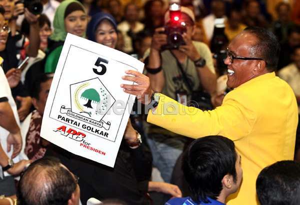 4 Aksi Golkar 'Jualan' Soeharto