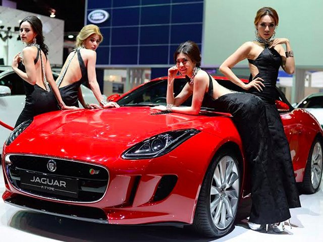 &#91;Bening Inside&#93; Duh! Cantiknya SPG Bangkok Motor Show
