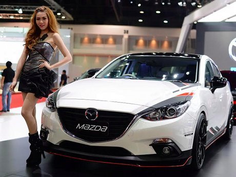 &#91;Bening Inside&#93; Duh! Cantiknya SPG Bangkok Motor Show