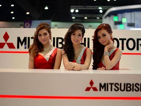 &#91;Bening Inside&#93; Duh! Cantiknya SPG Bangkok Motor Show