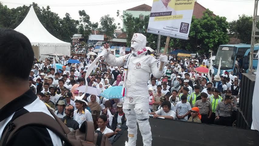 kader-pks-ini-rela-jadi-mumi-demi-dukung-partainya
