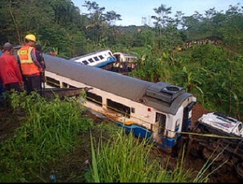 UPDATE KA MALABAR YANG TERGULING DI TASIK!!!!