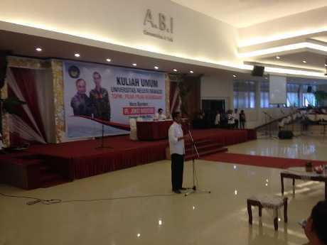 Jokowi Dibikinkan Lagu Oleh Rektor Universitas Di Manado