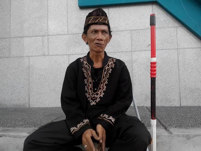 &#91;Pencitraan?&#93;Wawan Mantan Tukang Parkir Lokalisasi Tertolong KJS dari Jokowi