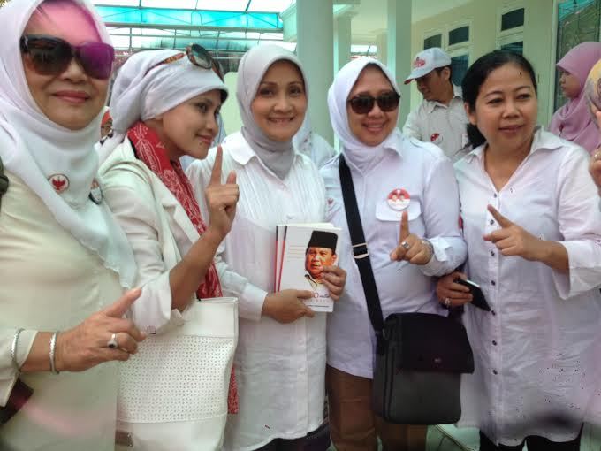 Banteng KEBUMEN membelot ; Hatta Hadiri Ultah Politisi PDIP Rustriningsih