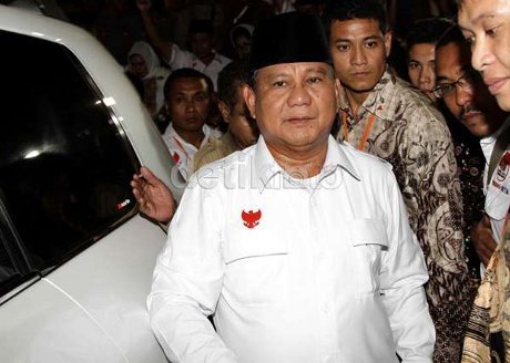 [PraHara Tak Tau Aturan!] Meski Minggu Tenang, Tim Prabowo Malah Terus Serang Jokowi