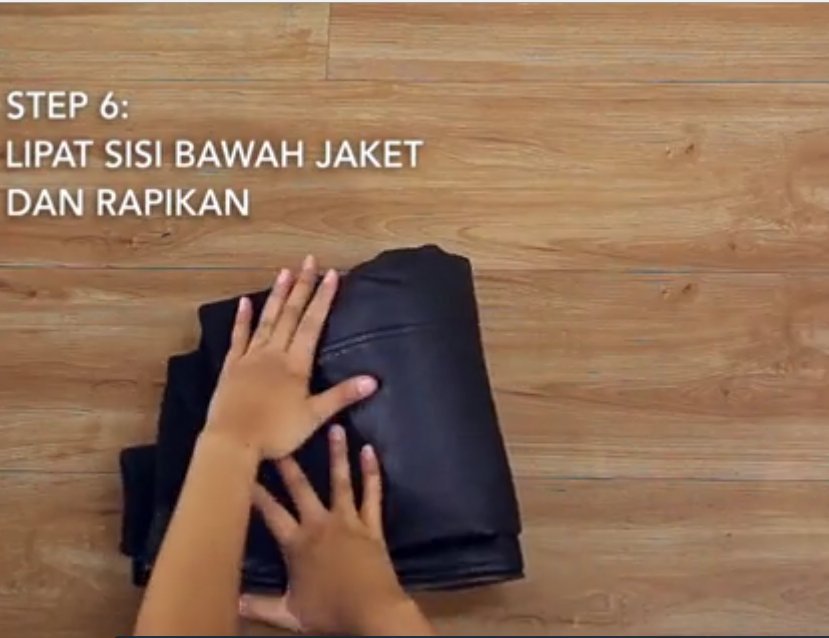 Tips Melipat Jaket Supaya Gak Makan Tempat