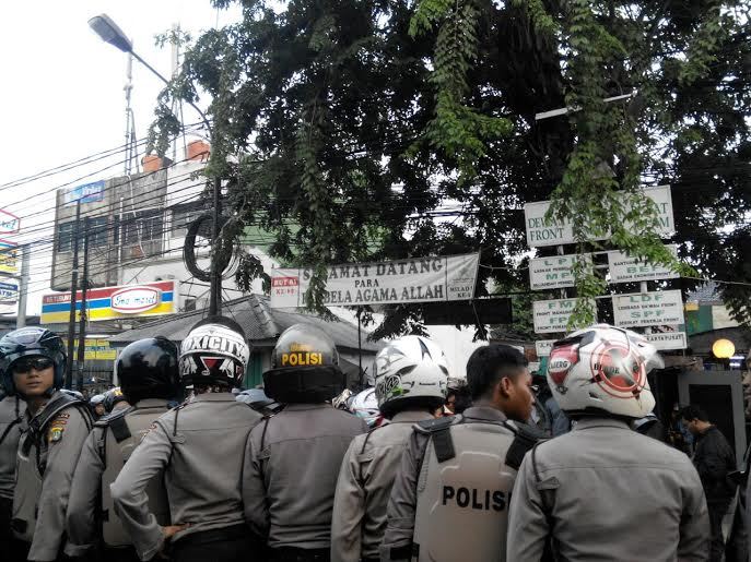 Kapolda Metro dan Ratusan Polisi Datangi Markas FPI di Petamburan