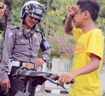 koplaknaik-motor-protolan-bocah-smp-menangis-histeris-saat-ditangkap-polisi