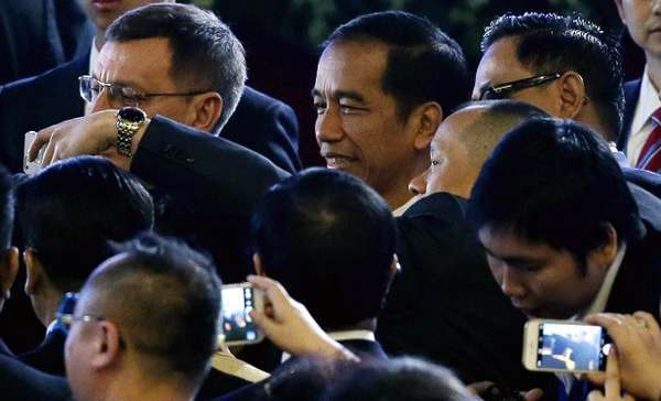 Cerita Menteri Sofyan Soal Jokowi Dikelilingi 300 CEO, Minta Salaman dan Selfie