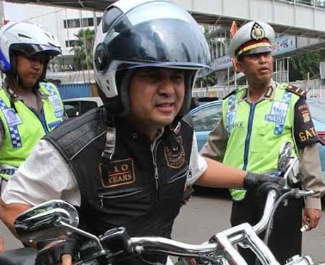 foto-foto-pengendara-harley-davidson-yang-kabur-saat-akan-ditilang
