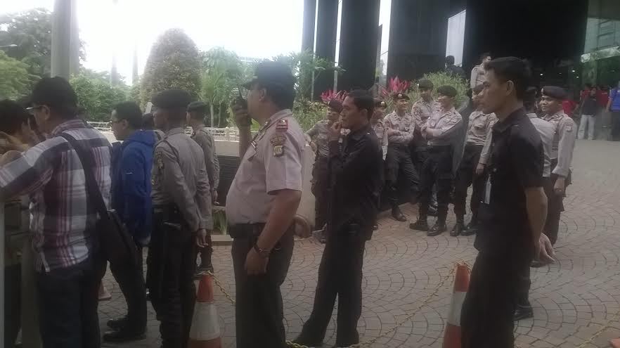 Kisah Polisi yang Tetap Fokus Jaga KPK di Tengah Perseteruan dengan Polri