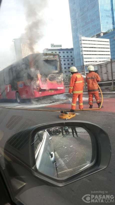 ini-penyebab-transj-merek-zhong-tong-terbakar-di-jl-gatot-subroto