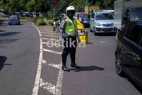 arus-balik-long-weeked-mulai-terjadi-puncak-jakarta-diberlakukan-satu-arah