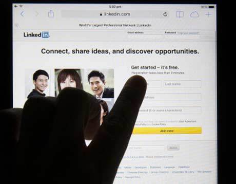 orang-indonesia-suka-kepoin-klien-di-internet