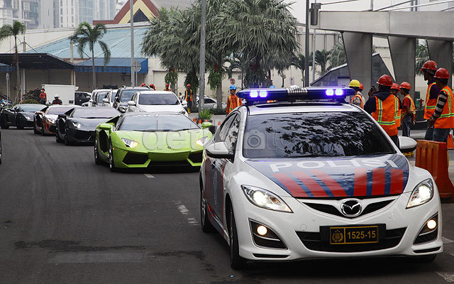 Membandingkan Ketaatan Pengemudi Lamborghini di Indonesia dan Eropa