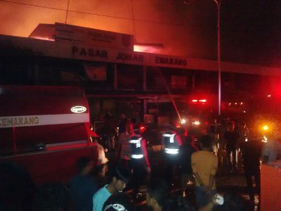 &#91;PIC&#93; Kebakaran Pasar Terbesar di Kota Semarang