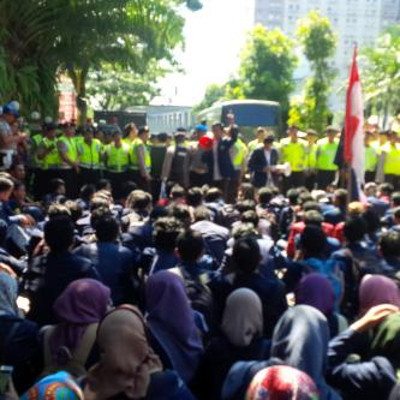 &#91;Hehe&#93; BEM Se-Jatim Turun ke Jalan 'Sambut' Jokowi EDISI KAMIS 21/05/2015