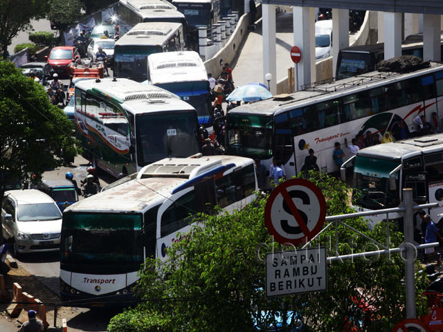 Berbagai Pandangan Negatif Sebagai Sesama Pengguna Jalan Raya, Agan Yang Mana?