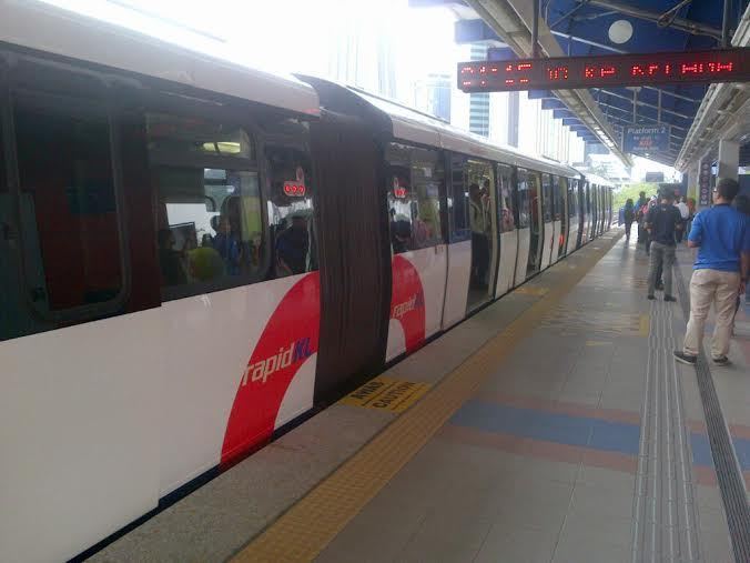 Groundbreaking LRT Jokowi Mundur, Kemacetan DKI Bisa Semakin Parah