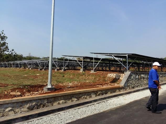 Ini Penampakan Pembangkit Listrik Tenaga Matahari Terbesar di RI