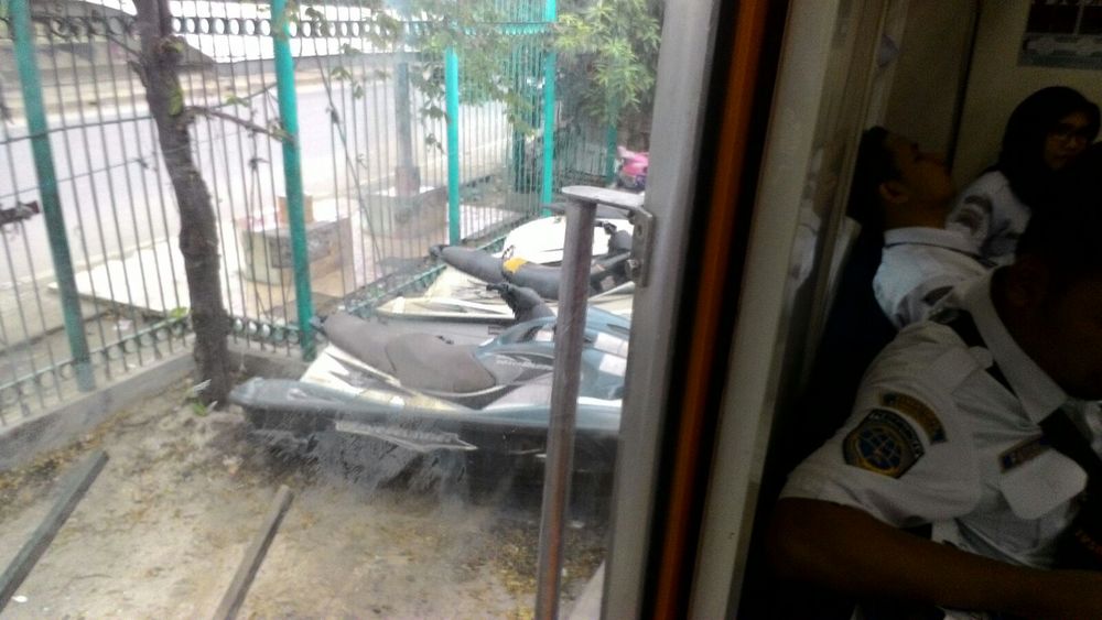  Ini Penampakan Hunian Liar Sepanjang Jalur KRL Priok-Kota