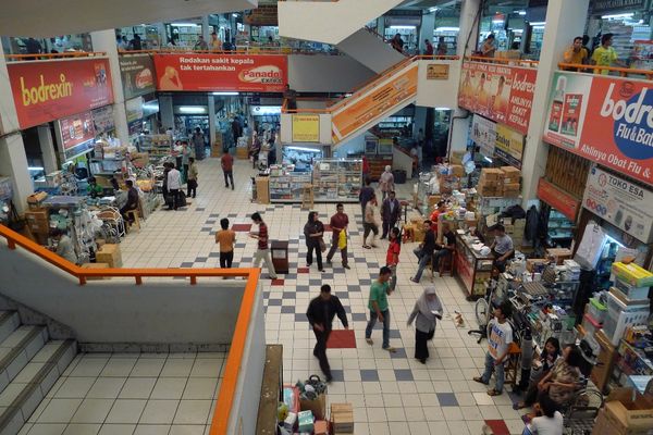 Vaksin Palsu Bisa Didapatkan di Pasar Pramuka dan Pasar Jatinegara