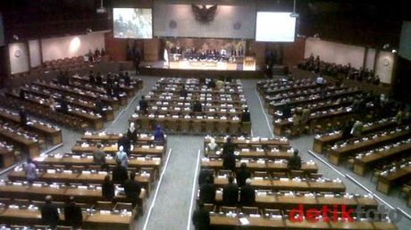 Banyak Anggota Bolos, DPR Baru Selesaikan Satu Undang-undang