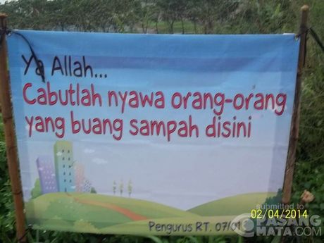Ada Tempat Dilarang Buang Sampah Eh Masih Aja Buang Di Tempatnya